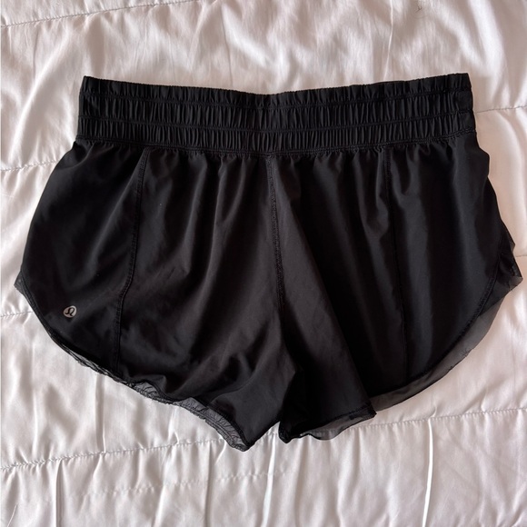 Unique Black Lululemon Short with mesh lining - Picture 2 of 3